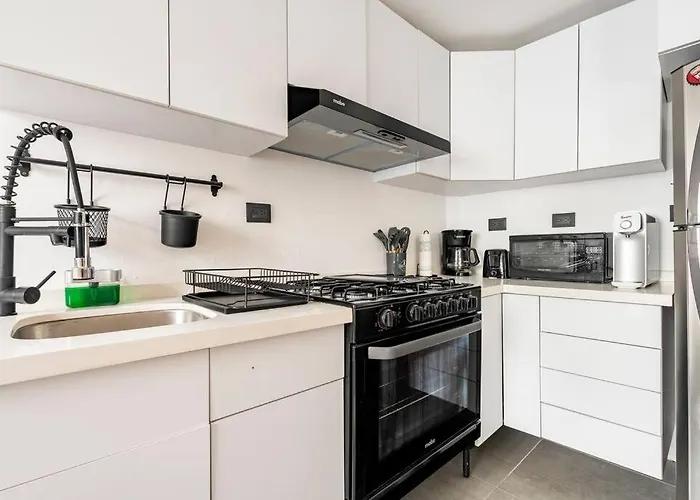 Charming 2br 2ba Historic Building Few Steps Parque España In Trendy Colonia Condesa Apartamento