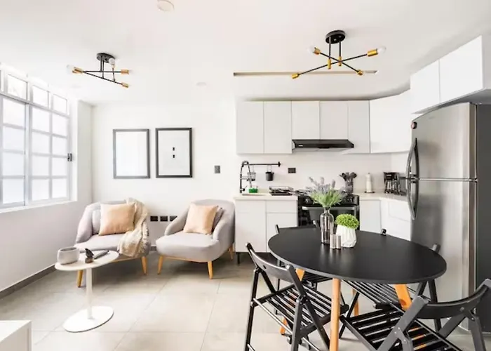 Charming 2br 2ba Historic Building Few Steps Parque España In Trendy Colonia Condesa *