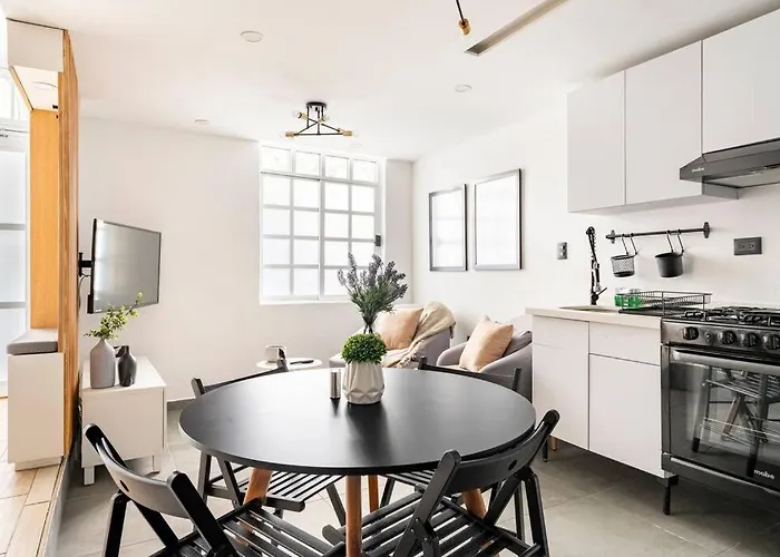 Apartamento Charming 2br 2ba Historic Building Few Steps Parque España In Trendy Colonia Condesa